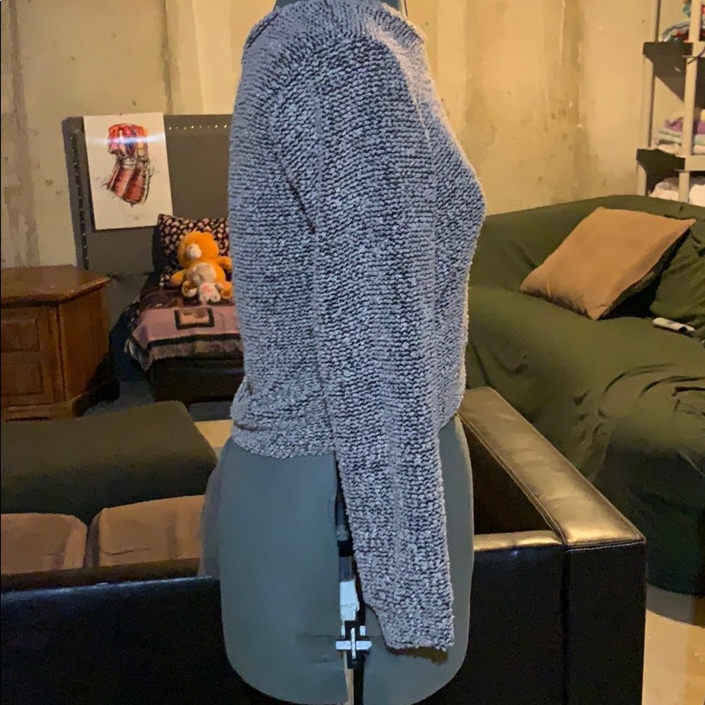 Sweater - Picture 4 of 4